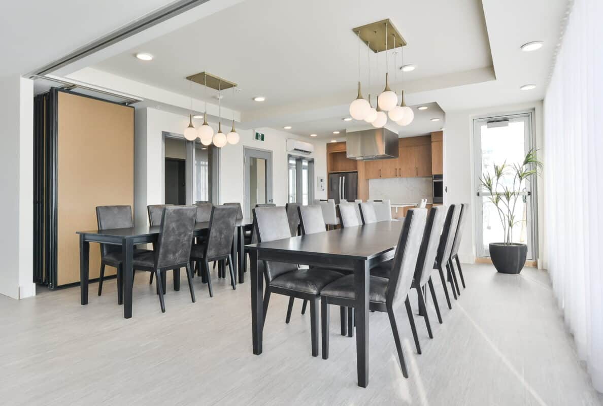 Condos Brossard Stores Parent